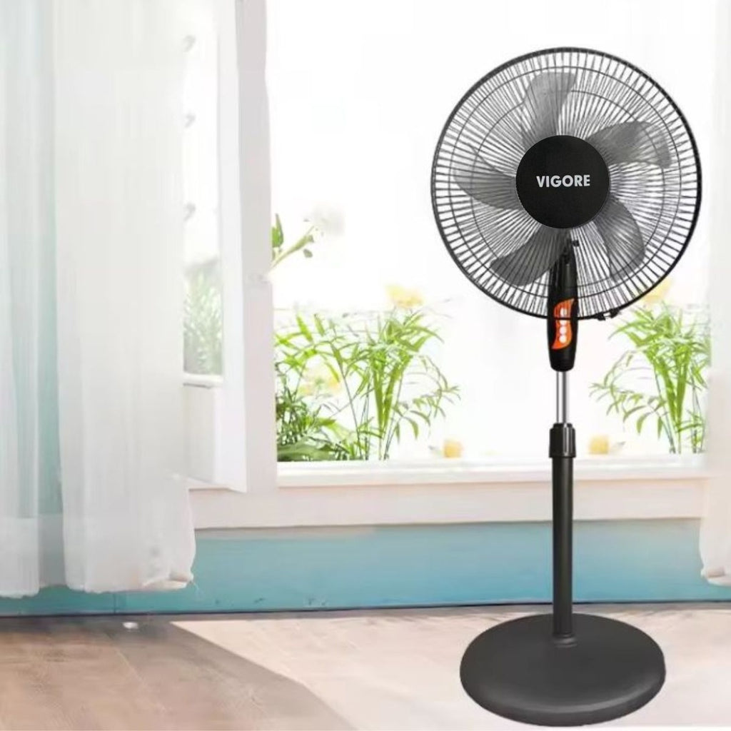 Ventilador de pie 16" Vigore. Aspas de plástico.