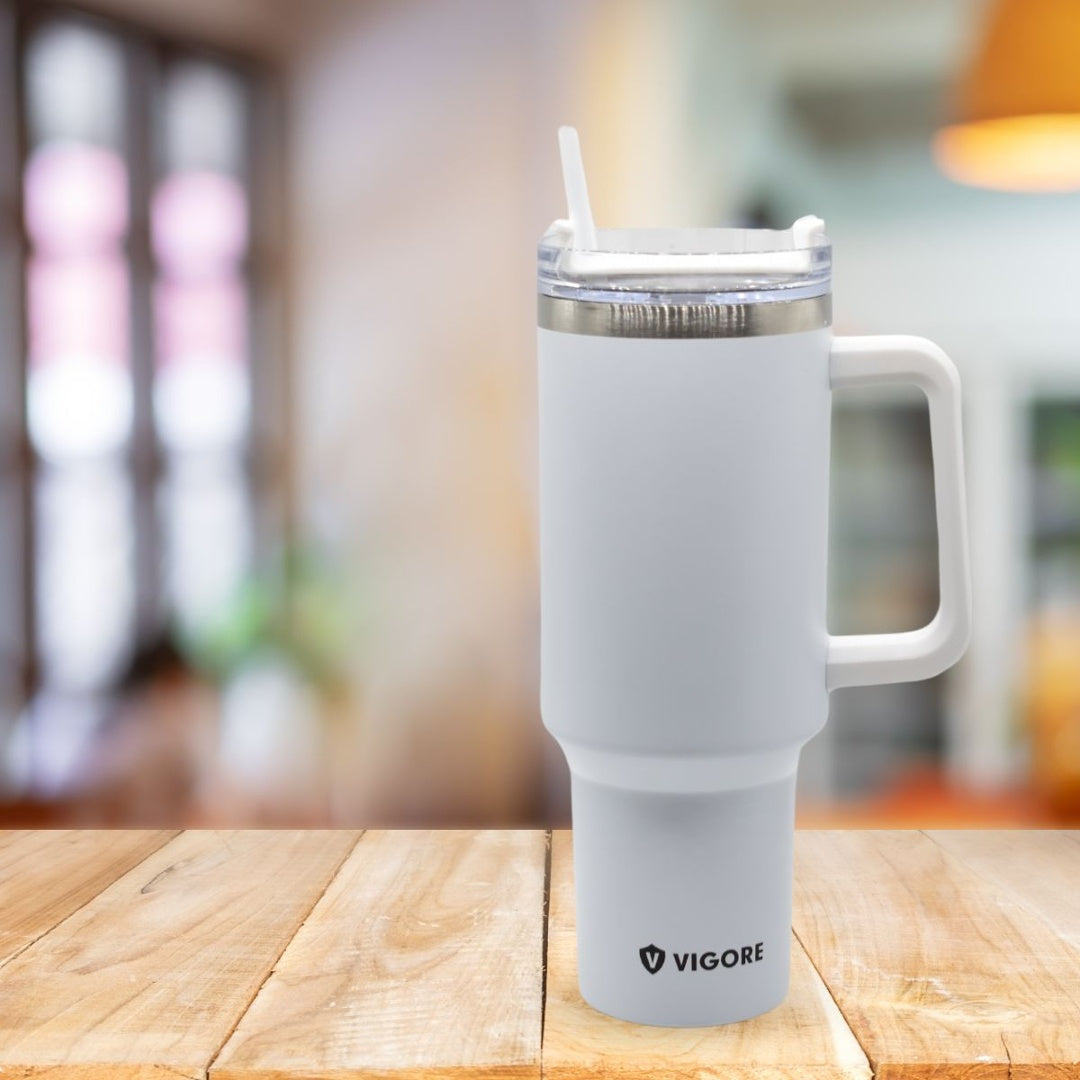 Vaso térmico Vigore con tapa y sorbito negro 900ml