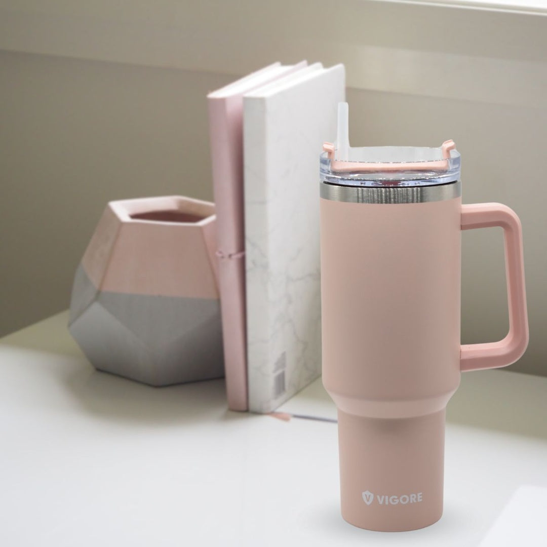 Vaso térmico Vigore con tapa y sorbito negro 900ml